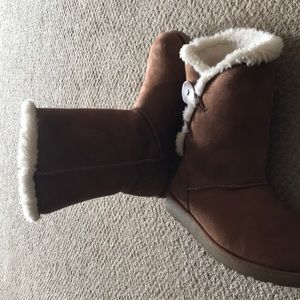 Kohl’s SO women’s faux-fur winter boots